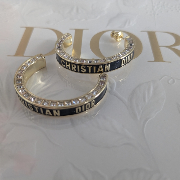 Dior Code Earring - Picture 8 of 8